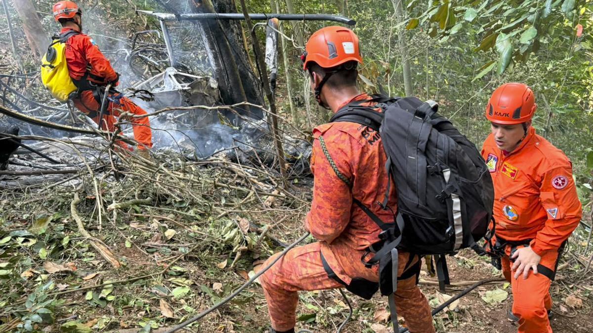 Operativo de rescate tras el accidente de helicóptero en Rio de Janeiro.