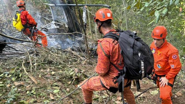 Operativo de rescate tras el accidente de helicóptero en Rio de Janeiro.