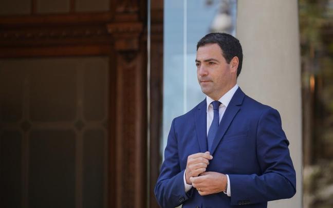 El lehendakari Imanol Pradales espera la llegada del presidente gobierno