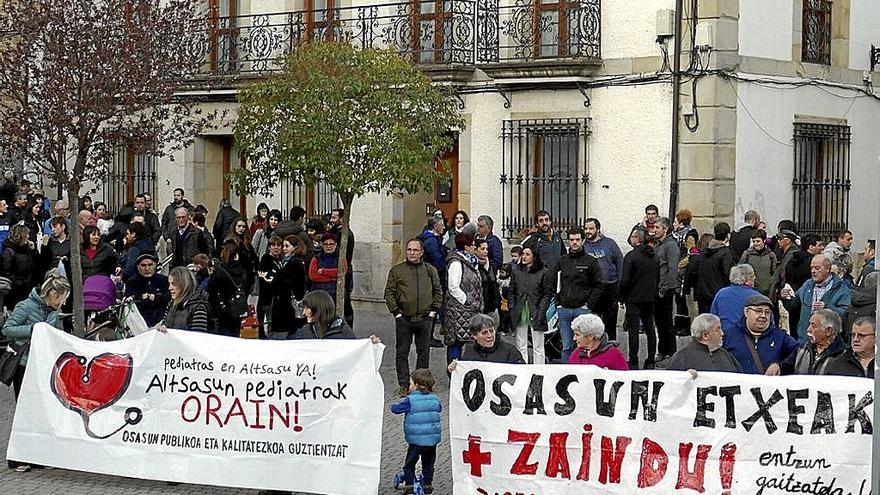 Este pasado viernes fue la quinta concentración para reclamar este servicio. | FOTO: N.M.