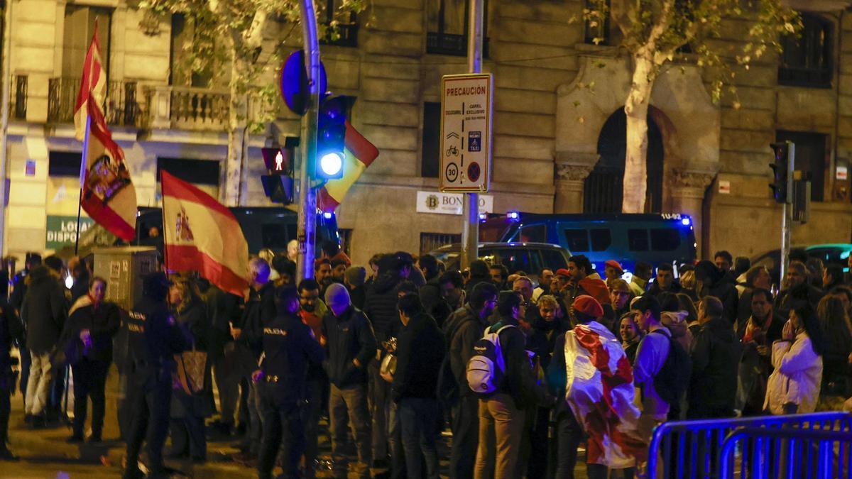 Manifestación ante la sede del PSOE en Madrid