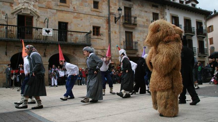 Foto de archivo de la representación de Sorgin Dantza.