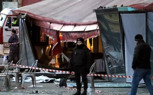 Imagen de la cafetería tras la explosión del artefacto.