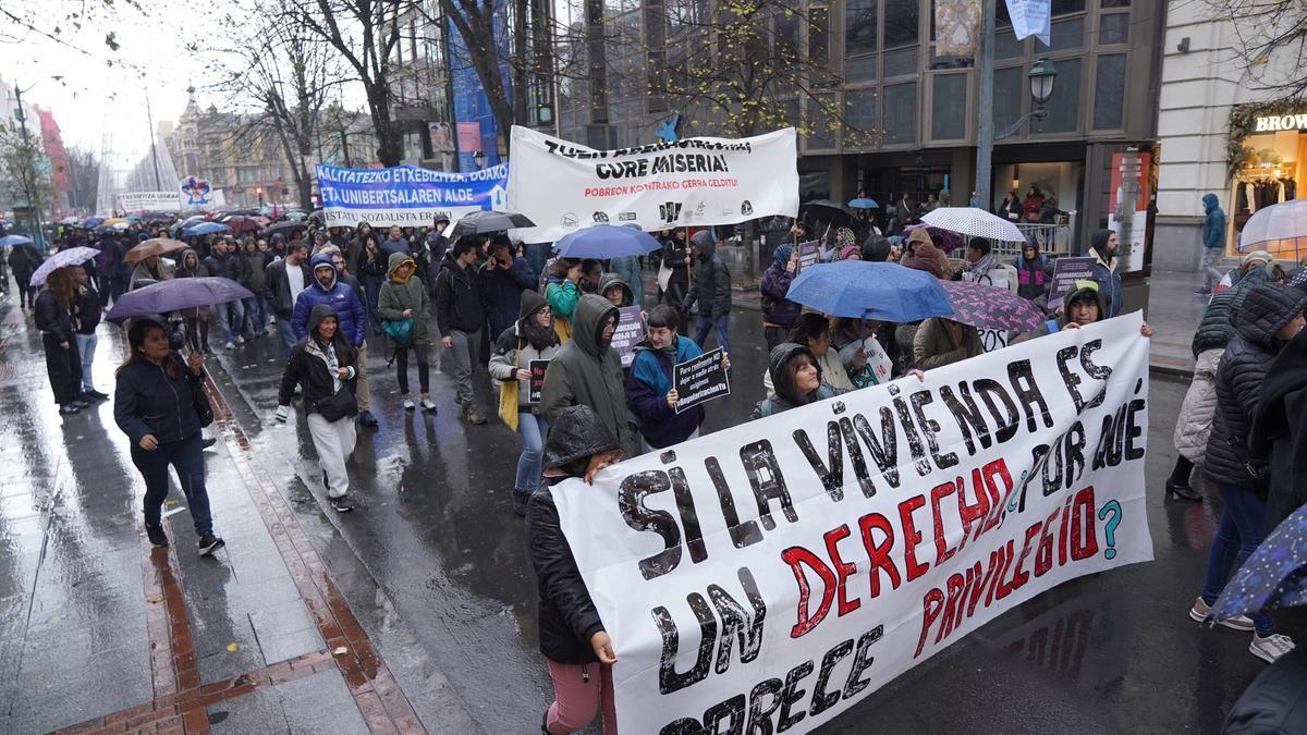 Miles de personas claman contra el “negocio” de la vivienda