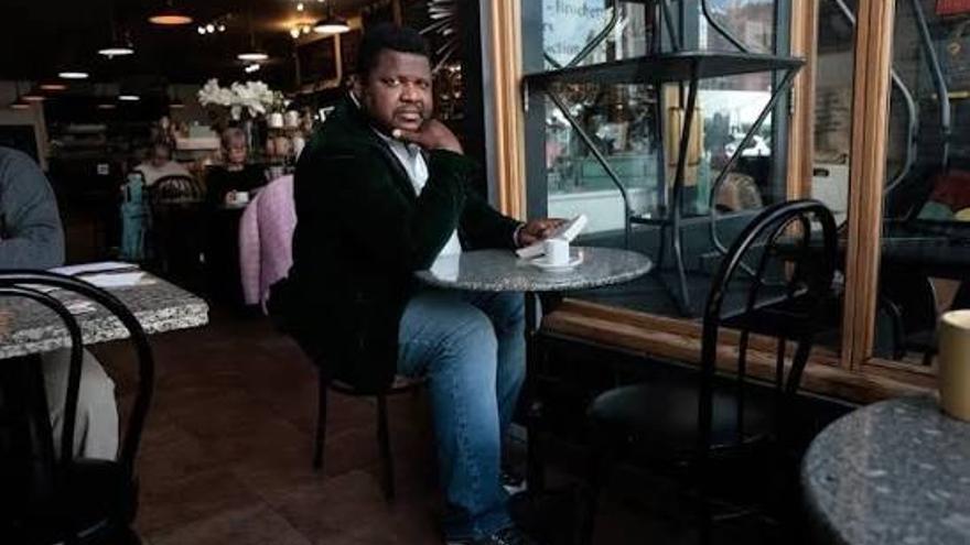 El escritor haitiano-canadiense Thélyson Orélien