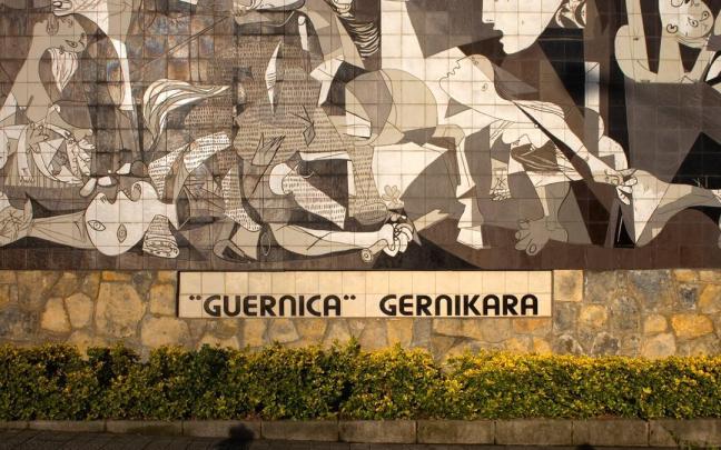 Gernika-Lumo cuenta con una reproducción en cerámica