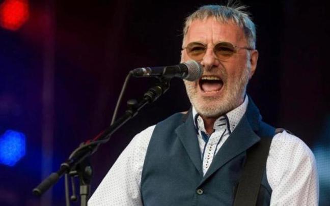 Steve Harley, durante una actuación.