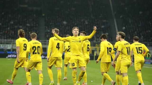 Los jugadores del Bodø/Glimt celebran un gol frente al Inter de Milán.