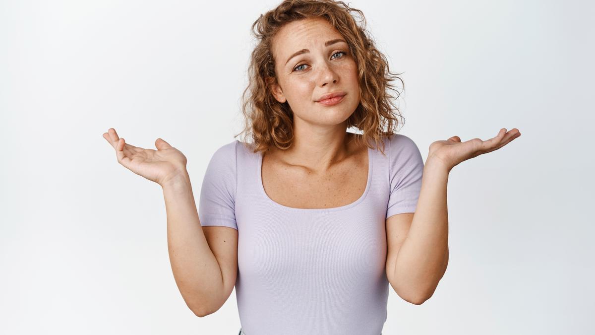 Escoger un corte y un tono de pelo adecuados a las facciones son clave para no sumar años a la apariencia.