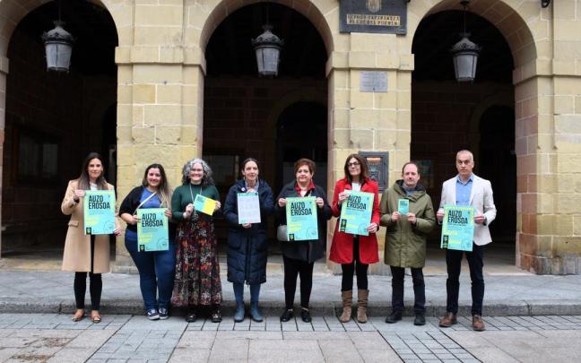 Representantes del Ayuntamiento en la pesentación de la campaña