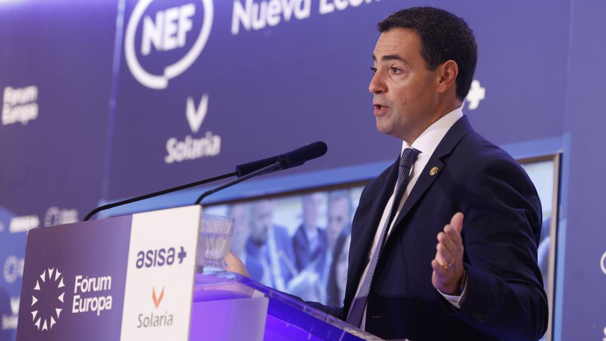 El lehendakari, Imanol Pradales, interviene durante el desayuno de Nueva Economía Fórum en Madrid