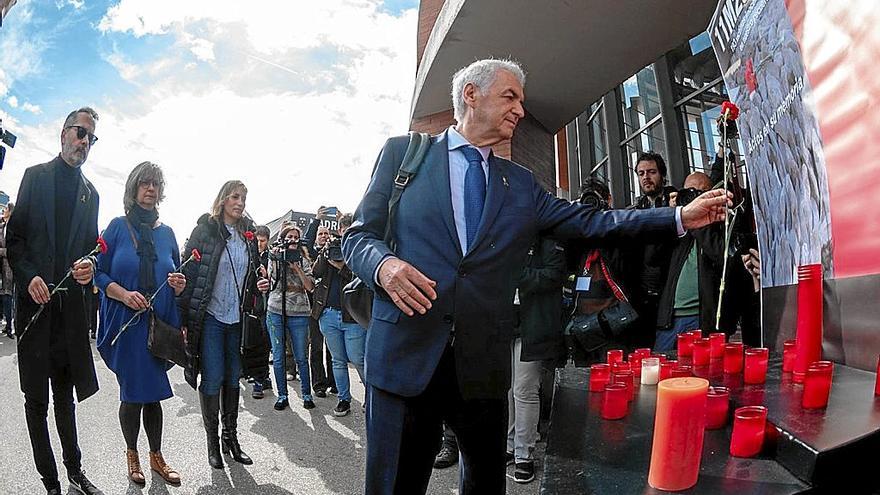 El presidente de la Asociación 11-M Afectados del Terrorismo, durante la ofrenda floral de ayer.