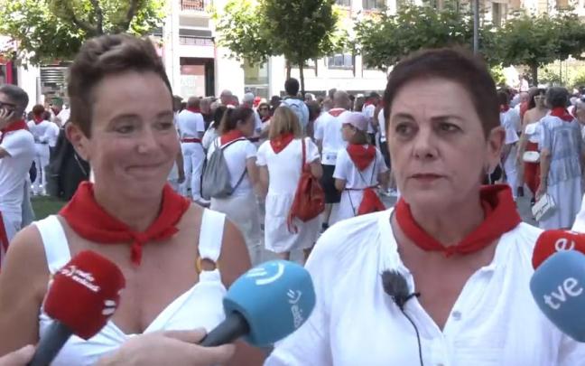 Mertxe Aizpurua, junto a Bel Pozueta este sábado en Iruñea. Mertxe Aizpurua, junto a Bel Pozueta este sábado en Iruñea.