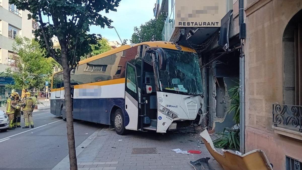 Así ha quedado el autobús tras el accidente.