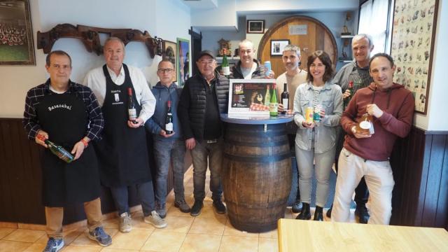 Promotores de la iniciativa y representantes de las sociedades en la presentación de la agenda de catas comentadas. / Aitor Promotores de la iniciativa y representantes de las sociedades en la presentación de la agenda de catas comentadas.