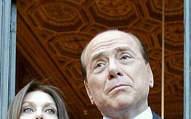 Silvio Berlusconi con su mujer Veronica Silvio Berlusconi con su mujer Veronica