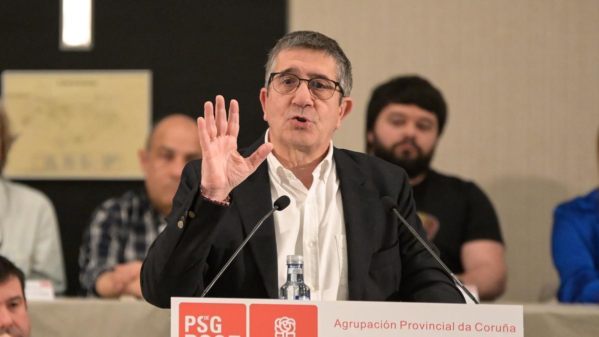 El portavoz del PSOE en el Congreso, Patxi López, interviene durante el Comité Provincial del PSDEG-PSOE provincial de A Coruña.