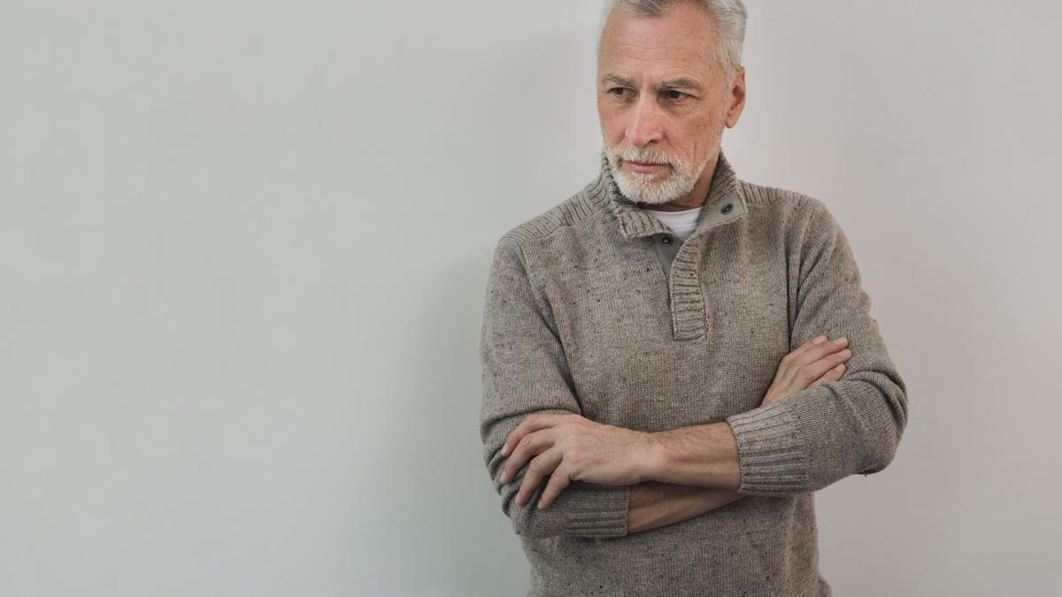 Hombre de mediana edad preocupado.