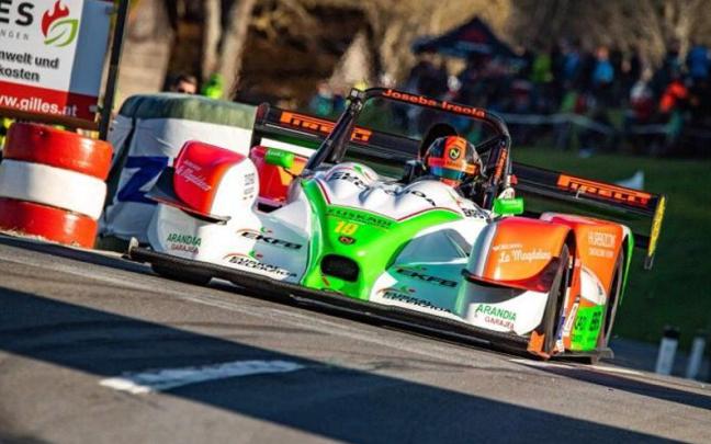 Joseba Iraola pilota su Nova NP01 en una prueba del Campeonato de Europa de Montaña.