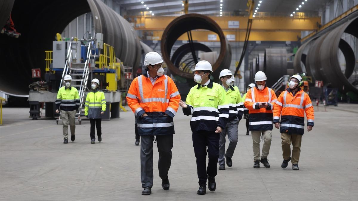 Visita del consejero de Industria, Transición Energética y Sostenibilidad del Gobierno vasco, Mikel Jauregi, a las instalaciones de Haizea Wind.