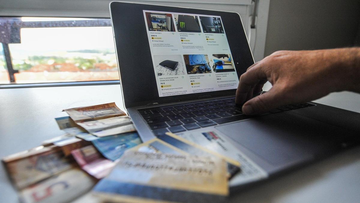 Casi 70 vascos caen al día en una estafa informática