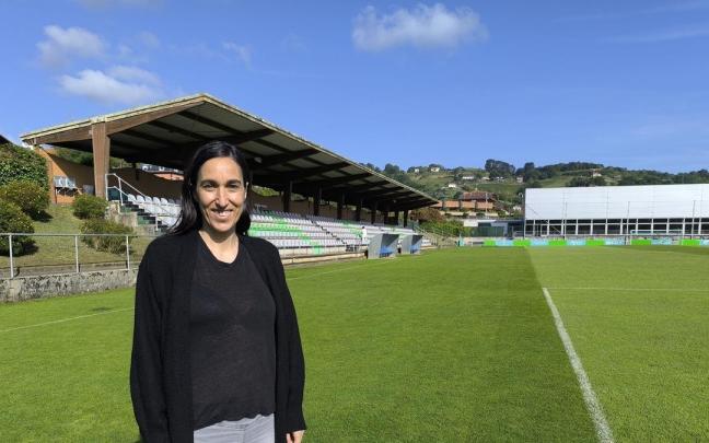 Naiara Salinas, presidenta del Hondarribia FE, en Hondartza
