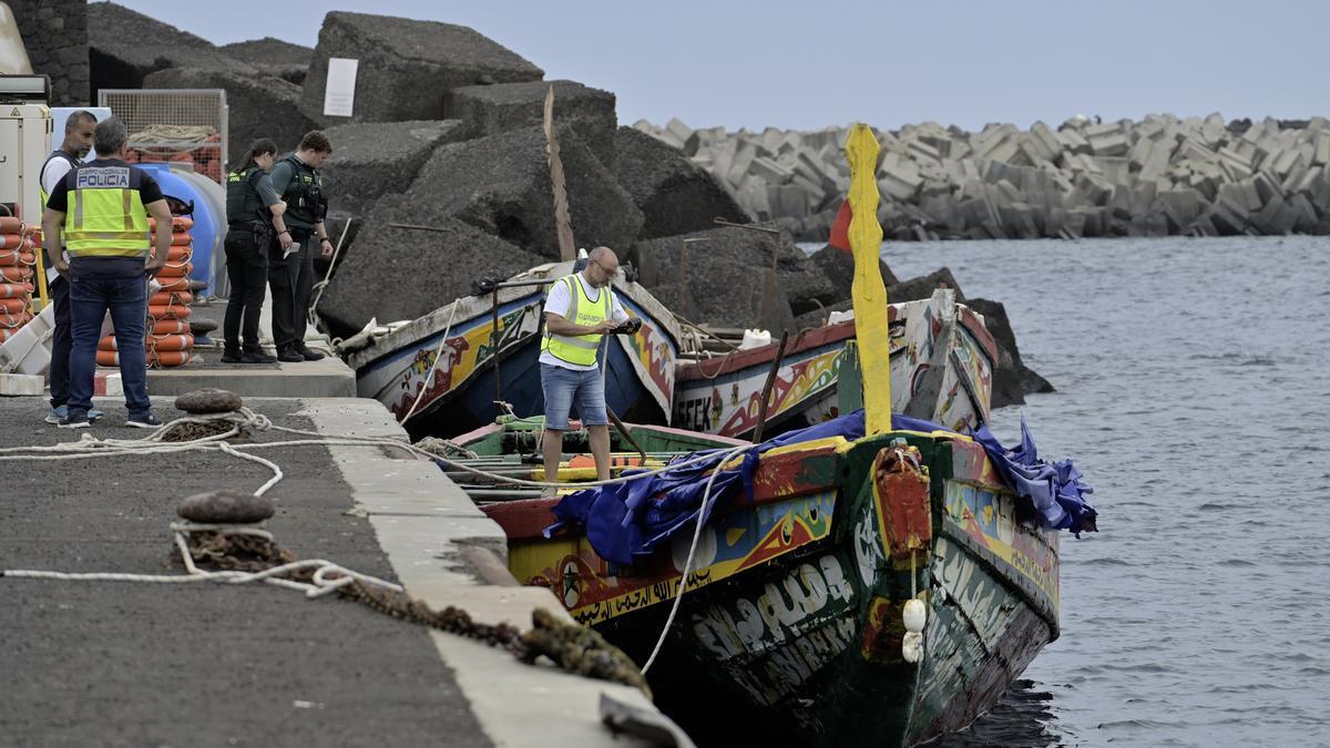 Arriban 159 inmigrantes a bordo de un cayuco localizado a 8 millas de El Hierro