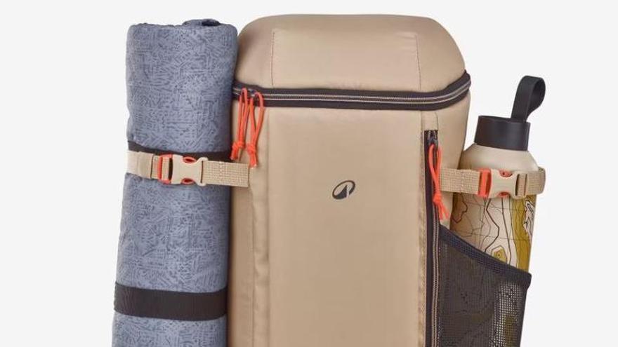 La mochila nevera isotérmica y compacta Quechua 100 de Decathlon