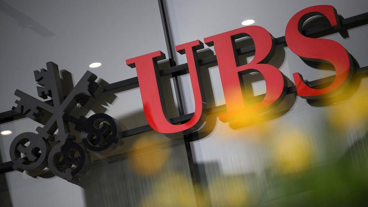 UBS anunció el domingo la compra de Credit Suisse.