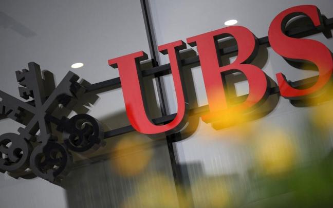 UBS anunció el domingo la compra de Credit Suisse.