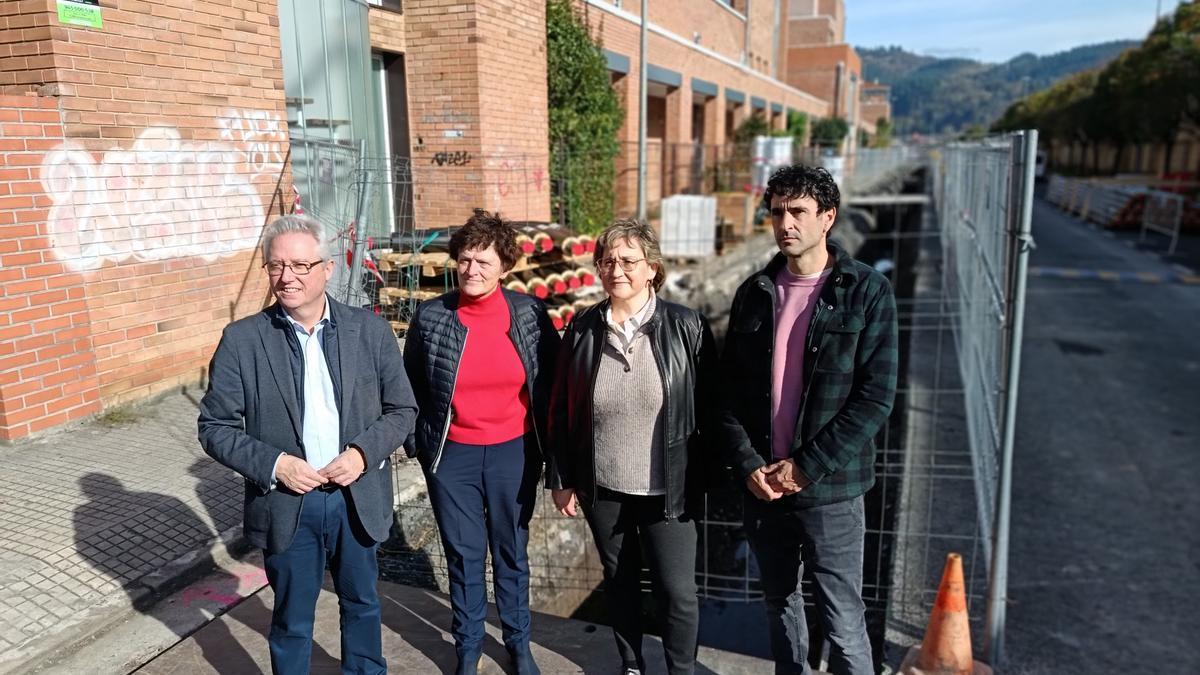 Asensio, Agirre, Pikasarri e Iturbe este martes en la visita a las obras.