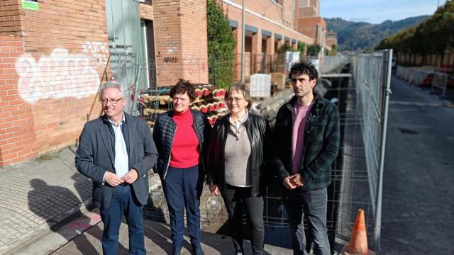 Asensio, Agirre, Pikasarri e Iturbe este martes en la visita a las obras.
