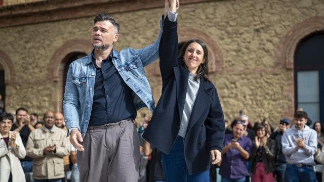 La candidata de Podemos y el de ERC en su primer acto conjunto de precampaña para las elecciones del 29N.