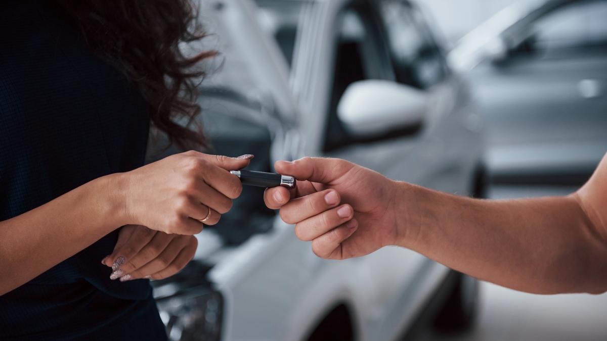 Entrega de las llaves de un coche