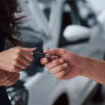 Entrega de las llaves de un coche