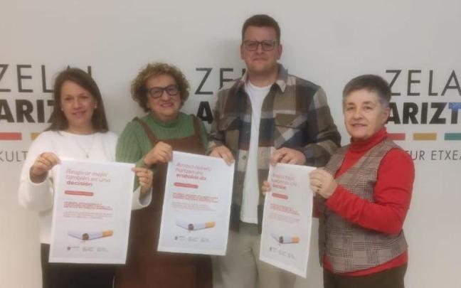 Iñaki Mendiluze zinegotzia, Minbiziaren Aurkako Elkarteko kideekin.