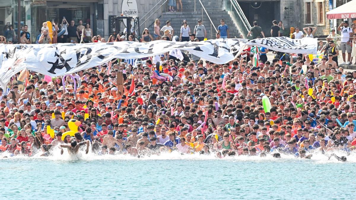 Imagen del concurrido del abordaje pirata.