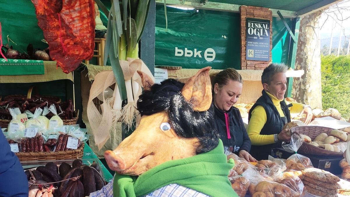 La Txosna Abasolo se corona en el cincuenta aniversario de la Txerriki Azoka de Sopuerta