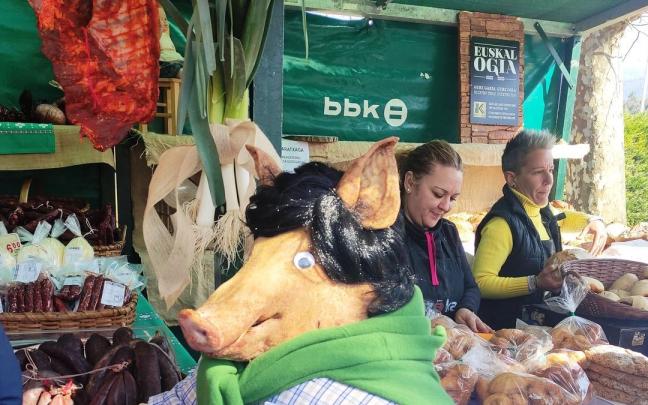 La Txosna Abasolo se corona en el cincuenta aniversario de la Txerriki Azoka de Sopuerta