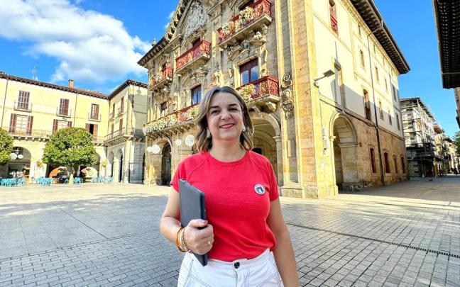 La portavoz del grupo jeltzale en el Ayuntamiento de Oñati, Amaia Erostarbe.