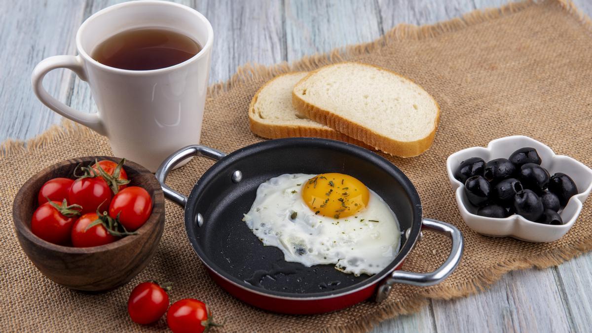 El mejor consejo para controlar la glucemia en sangre y evitar el picoteo a deshora es tomando más alimentos ricos en fibra y proteína.