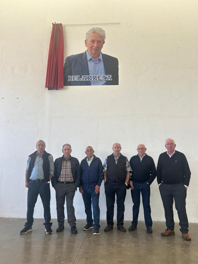 Socios que participaron en la fundación de la sociedad Kalamua, que este año ha celebrado su 50 aniversario.