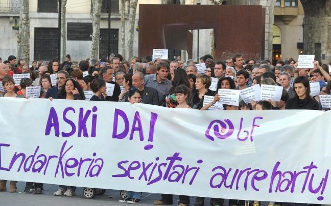 Una concentración de protesta frente a la violencia machista. Una concentración de protesta frente a la violencia machista.