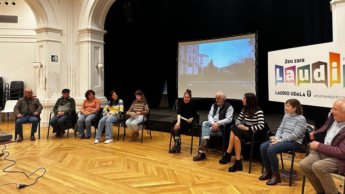 Una pasada asamblea de barrio en El Casino de Laudio