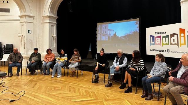 Una pasada asamblea de barrio en El Casino de Laudio