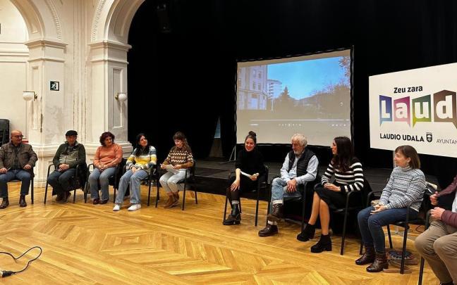 Una pasada asamblea de barrio en El Casino de Laudio