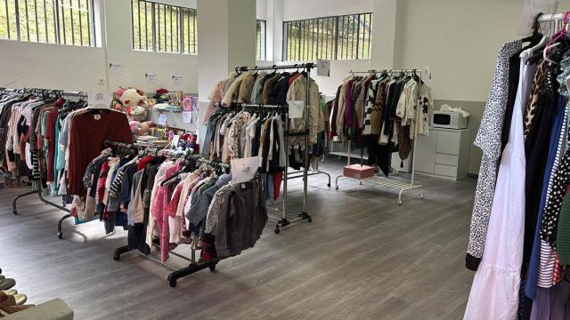 El mercadillo solidario a favor de la asociación CTNNB1 está abierto hasta el domingo