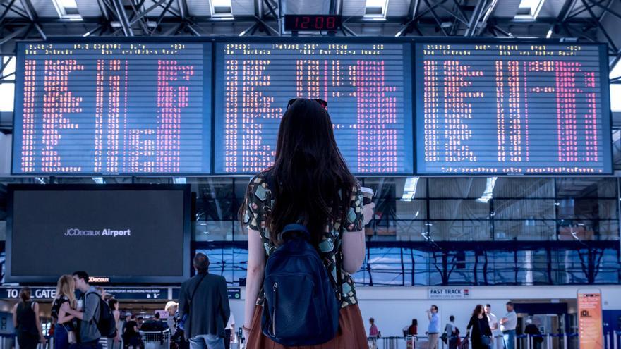 Los jóvenes prefieren gastar sus ingresos en otros bienes y servicios, como los viajes turísticos o el cuidado personal.