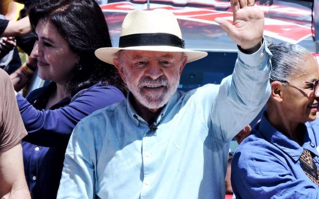 El presidenta brasileño, Luiz Inacio Lula da Silva, participa en un acto de la campaña electoral.