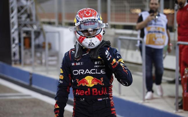 Max Verstappen tras lograr la 'pole' en Baréin. Max Verstappen tras lograr la 'pole' en Baréin.